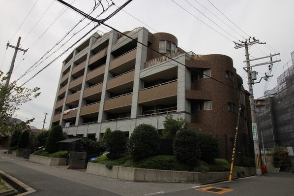 ｾﾚｯｿｺ-ﾄ千里山ﾂｲﾝﾋﾙｽﾞ壱番館(405の物件外観写真